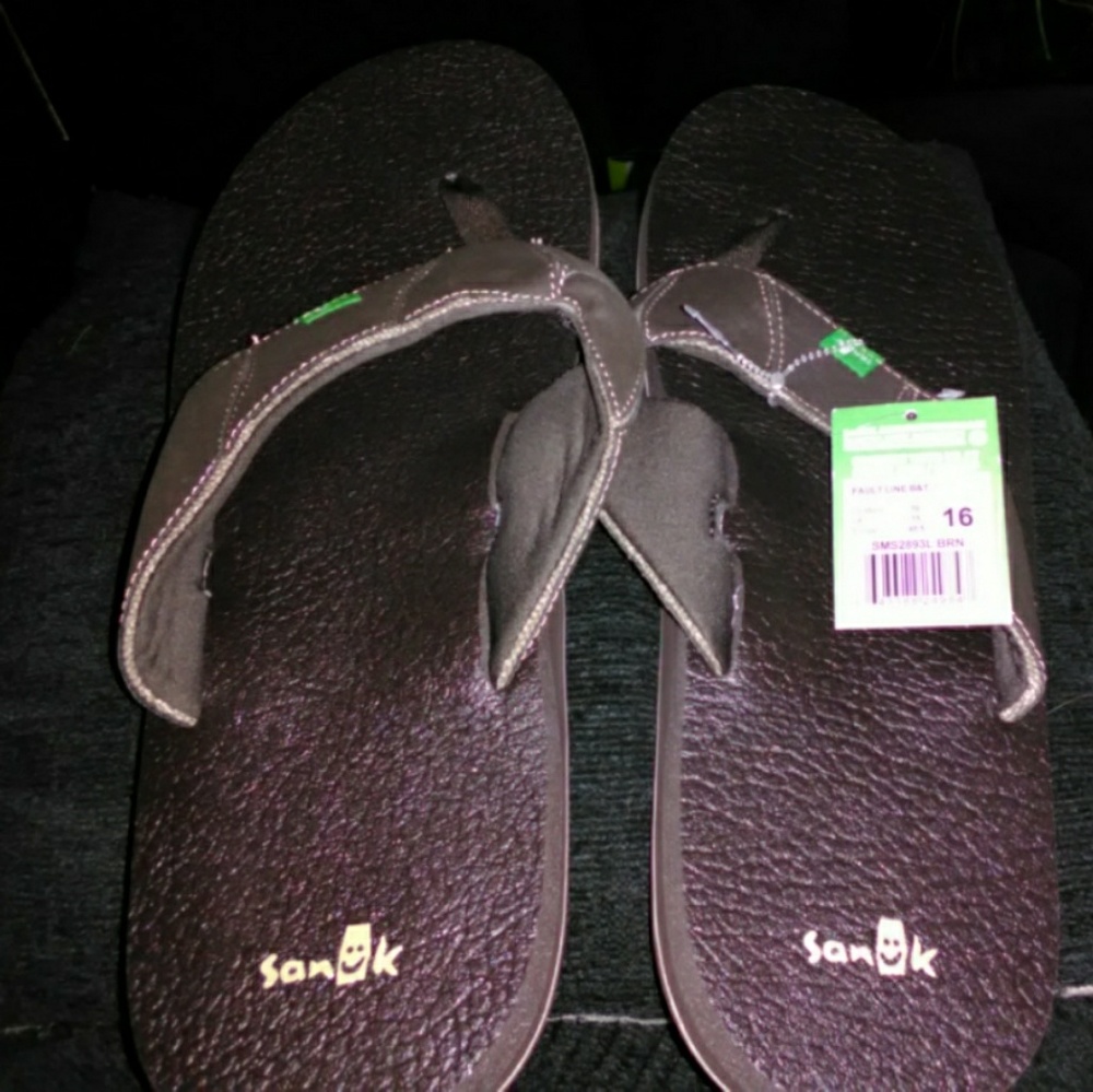 Men's size 16 Sanuk flip flops